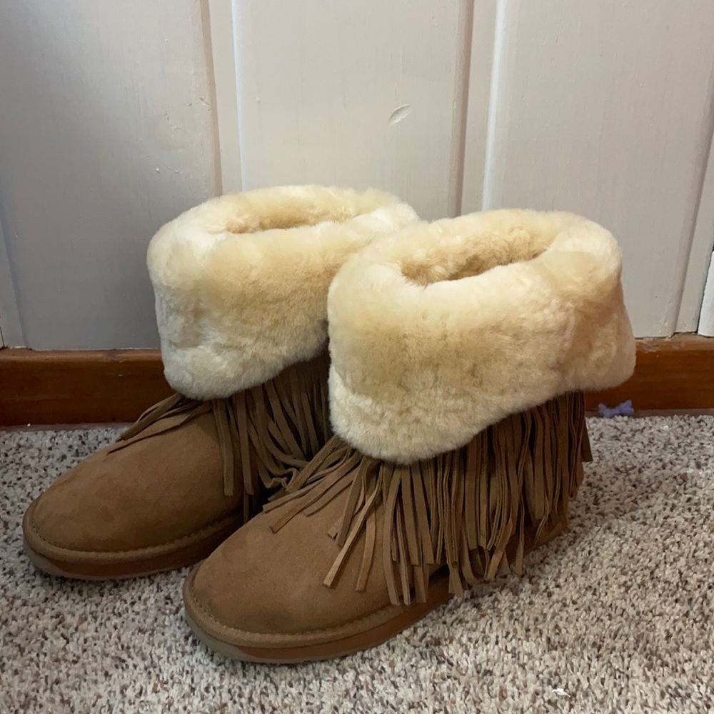 Sheepskin boots by Cloud Nine